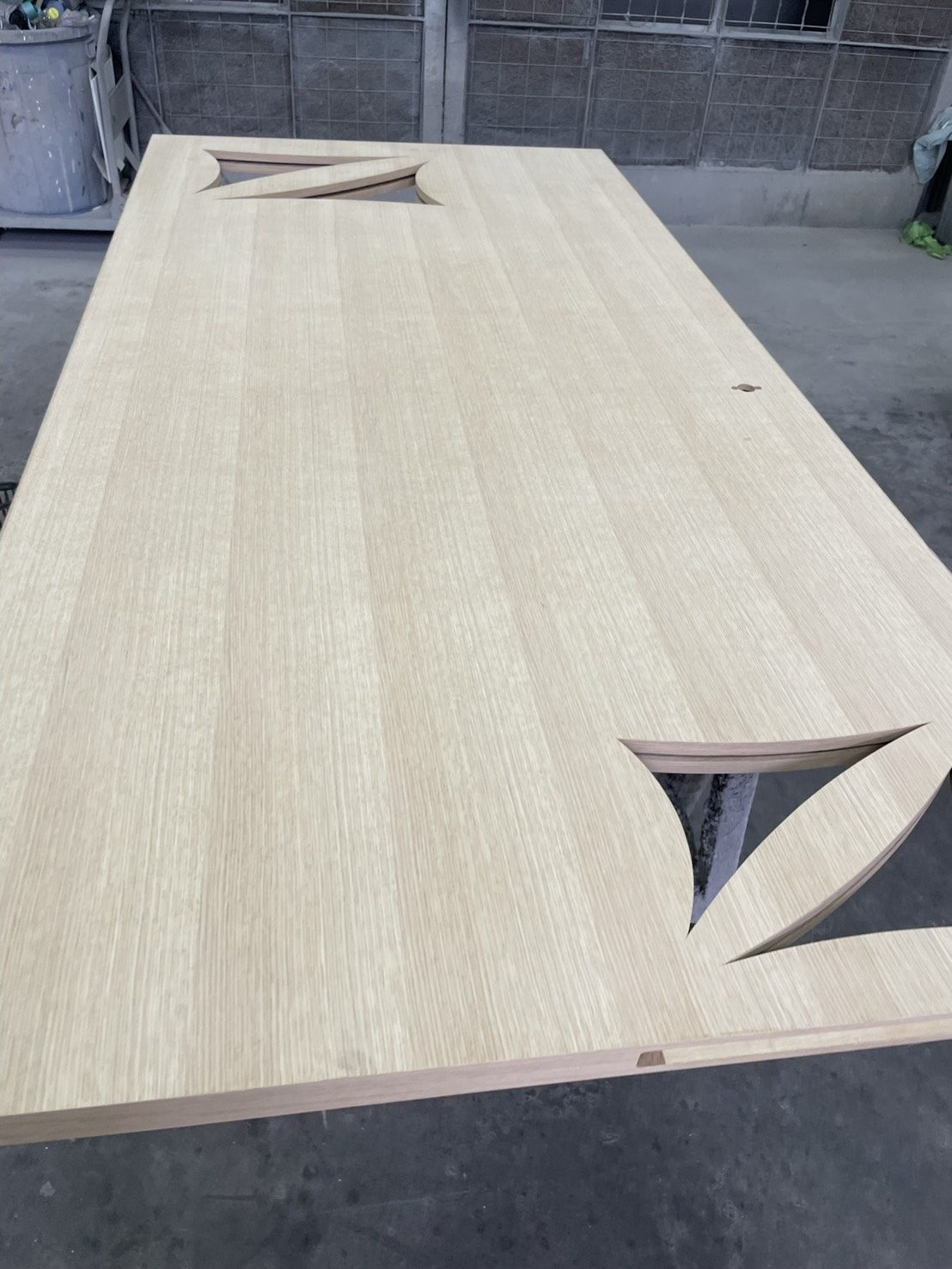 建具パネルの木地調整写真